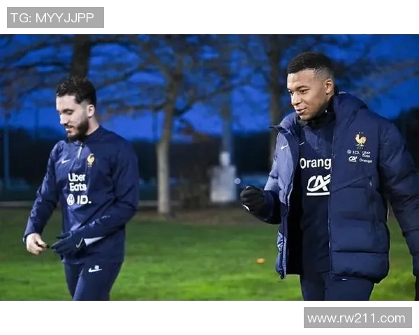 姆巴佩领衔法国队征战世界杯新篇章球迷期待他的精彩表现与传奇时刻 姆巴佩领衔法国队征战世界杯新篇章球迷期待他的精彩表现与传奇时刻